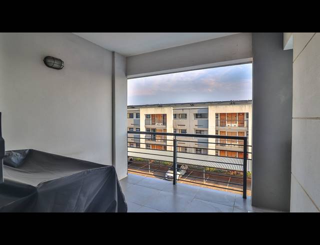 2 BEDROOM FLAT FOR SALE IN UMBOGINTWINI